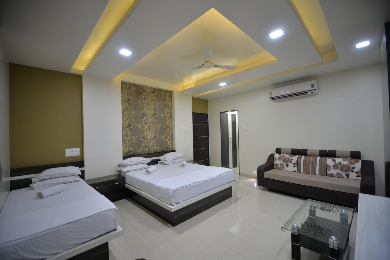Hotel Radhe Krishna Solapur Ngoại thất bức ảnh