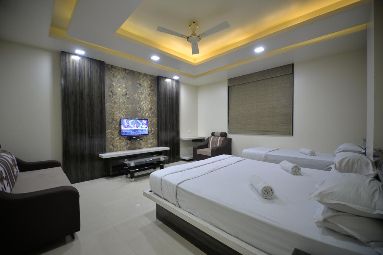 Hotel Radhe Krishna Solapur Ngoại thất bức ảnh