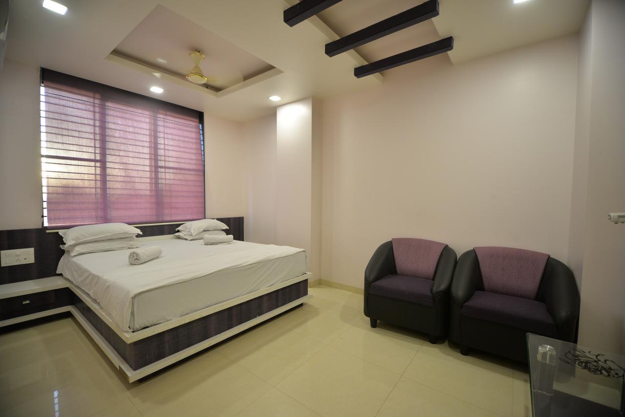 Hotel Radhe Krishna Solapur Ngoại thất bức ảnh