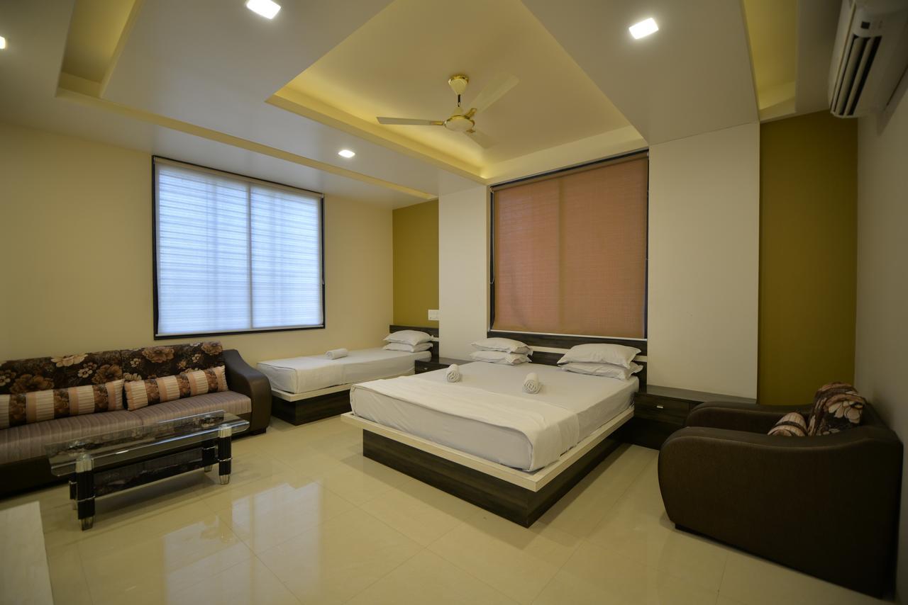 Hotel Radhe Krishna Solapur Ngoại thất bức ảnh